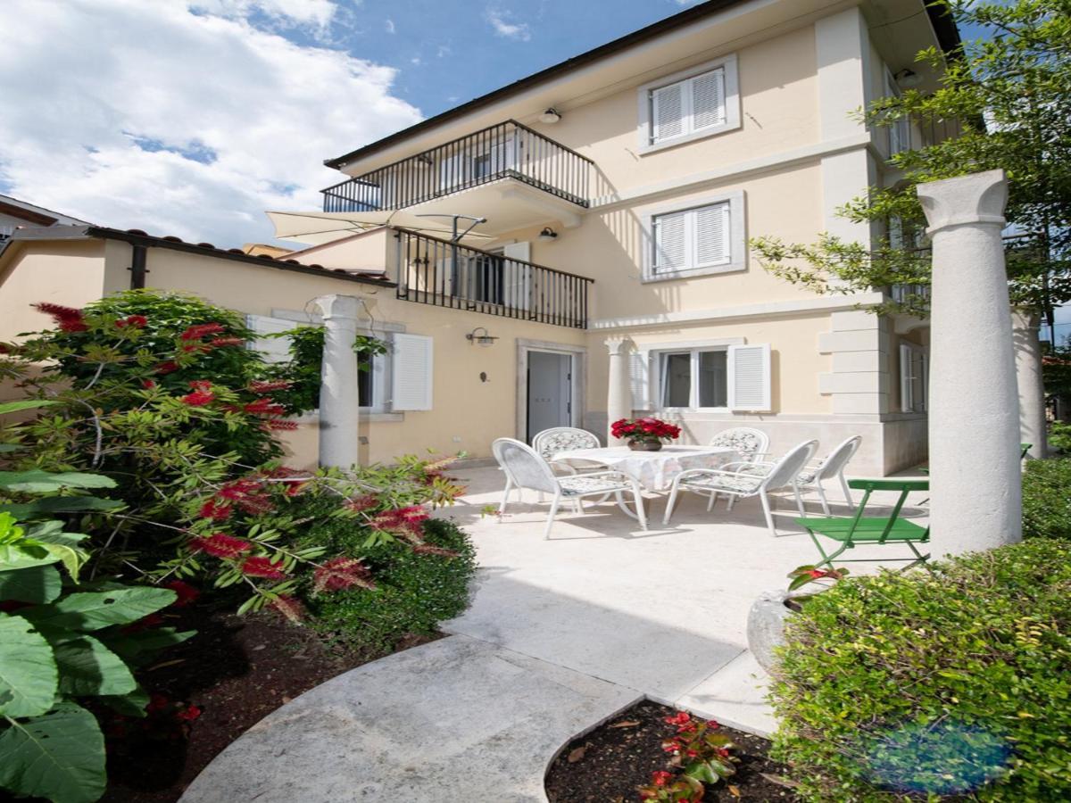 Apartment Marina With Sea View Lovran Extérieur photo